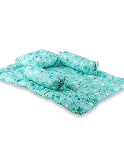 Baby bed with 3 pillows